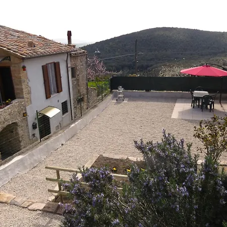 Scappo In Umbria, Vicoletto Apartman